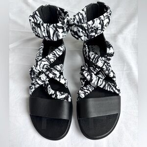 Sorel Women's Ella II Ankle Strap Sandals Black White Zebra New‎ Women size 10.5